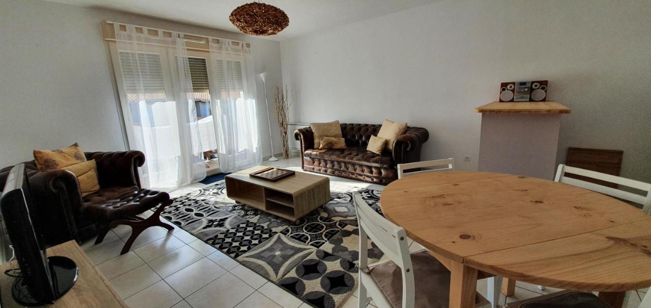 Appartement 2 Chambres Balcon Parking Prive Centre Village Lit et Mixe Bagian luar foto