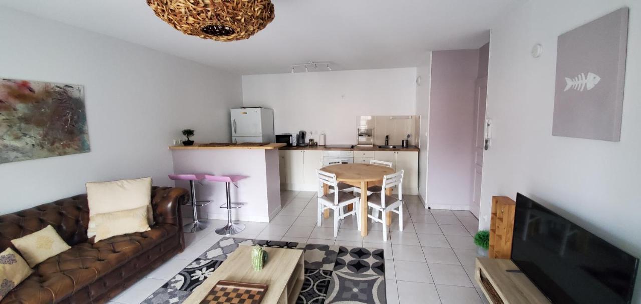 Appartement 2 Chambres Balcon Parking Prive Centre Village Lit et Mixe Bagian luar foto