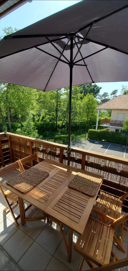Appartement 2 Chambres Balcon Parking Prive Centre Village Lit et Mixe Bagian luar foto
